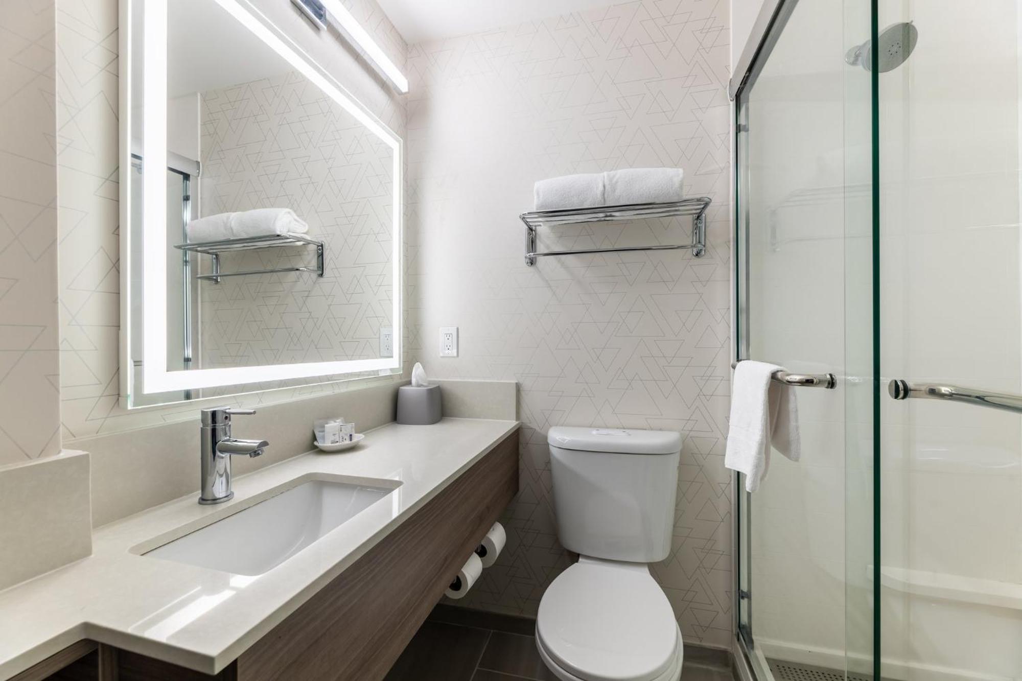 Holiday Inn Express Van Nuys By Ihg Los Angeles Exterior photo