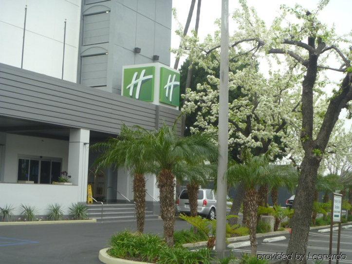 Holiday Inn Express Van Nuys By Ihg Los Angeles Exterior photo