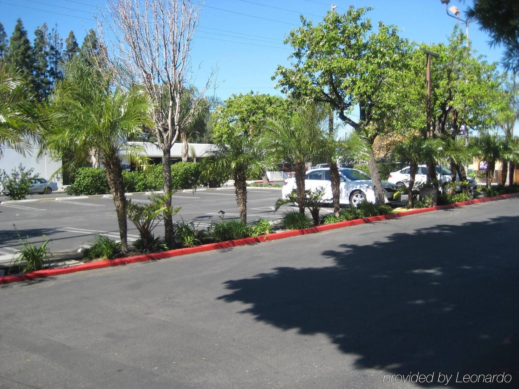 Holiday Inn Express Van Nuys By Ihg Los Angeles Exterior photo